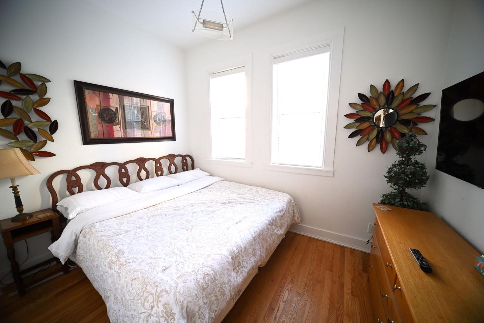 Apartment Stone Mansion Sleeps 10-20 Free Tv & Parking