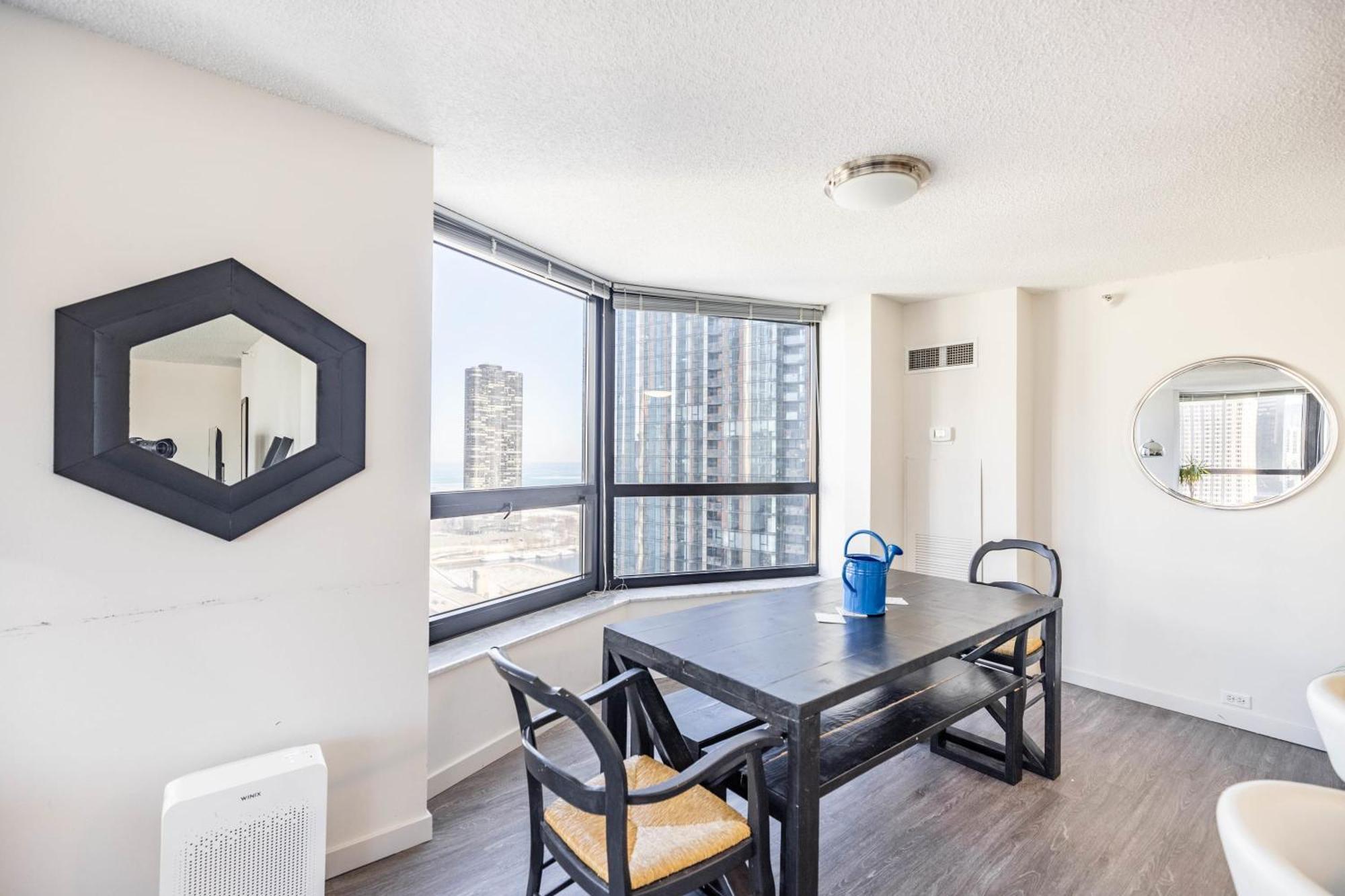 3br Exquisite View Loft W/ Parking In Building * Chicago