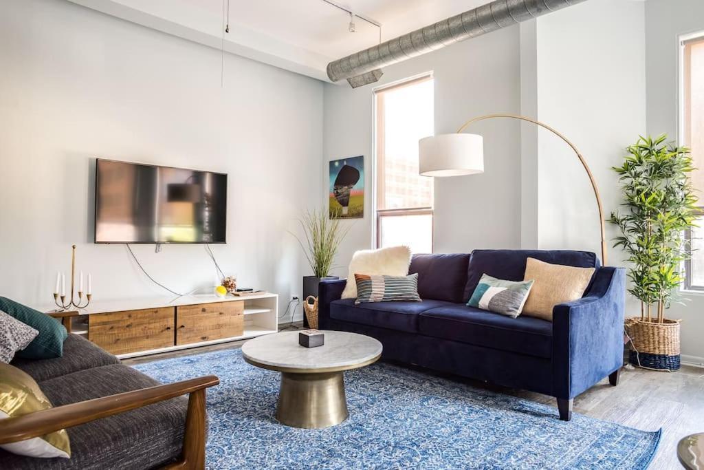 The Orleans - Floor 2 Private Roof Deck Patio Apartment *