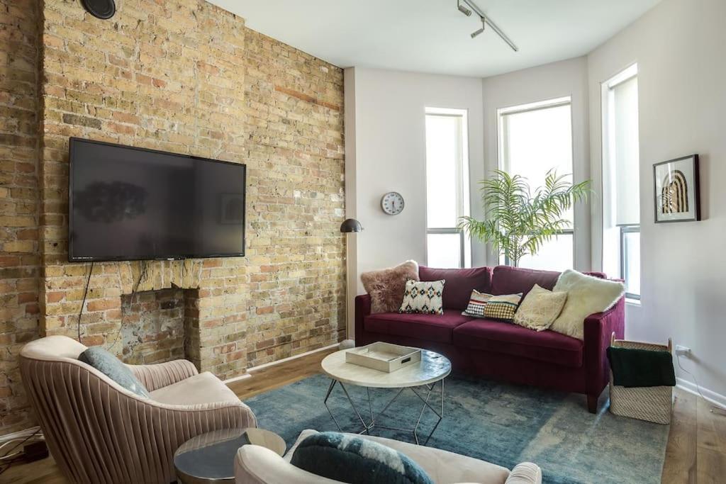 The Orleans - Floor 2 Private Roof Deck Patio Apartment Chicago