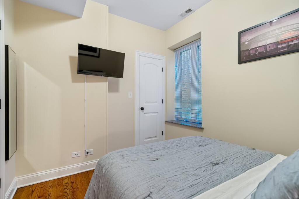 New! 1 Garage Spot Included! Near Brown Line! North Center/st. Ben's Location! Apartment