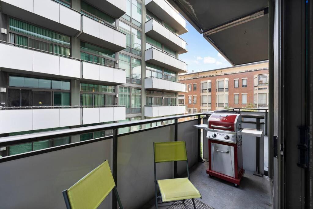 Sleek 2 Bed 2 Bath In Trendy Fulton Market Chicago