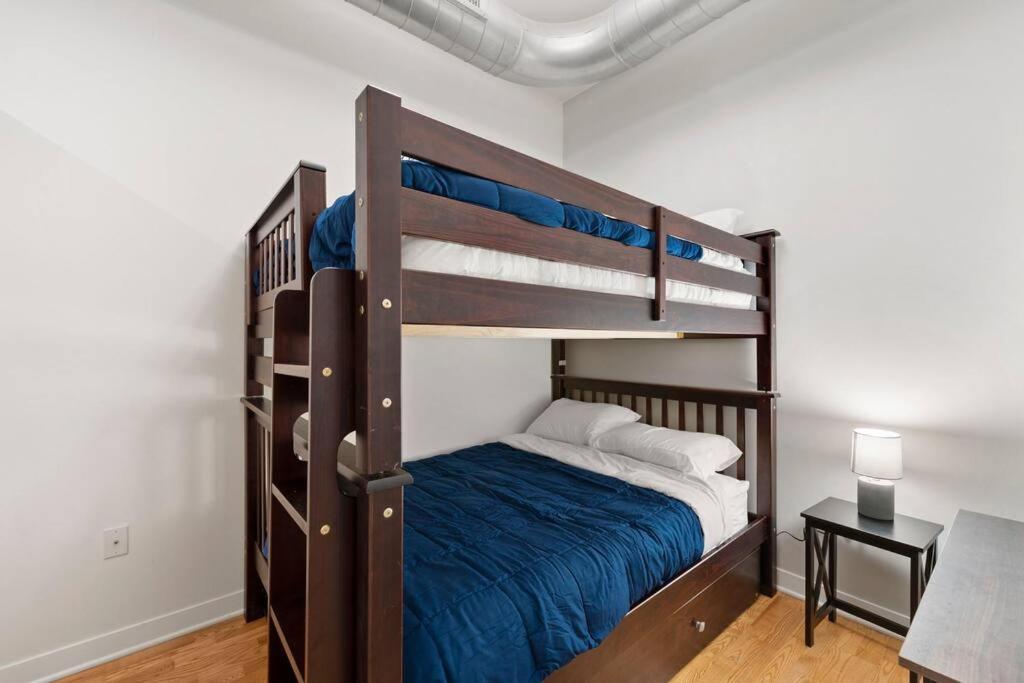 Apartment Sleek 2 Bed 2 Bath In Trendy Fulton Market
