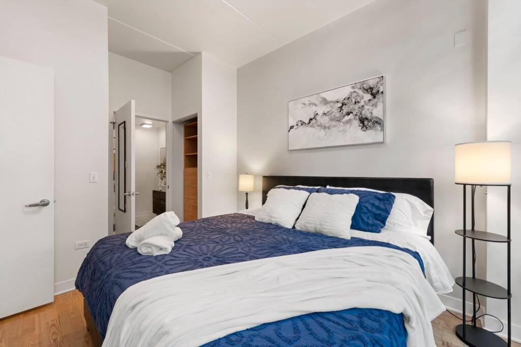 Apartment Sleek 2 Bed 2 Bath In Trendy Fulton Market *