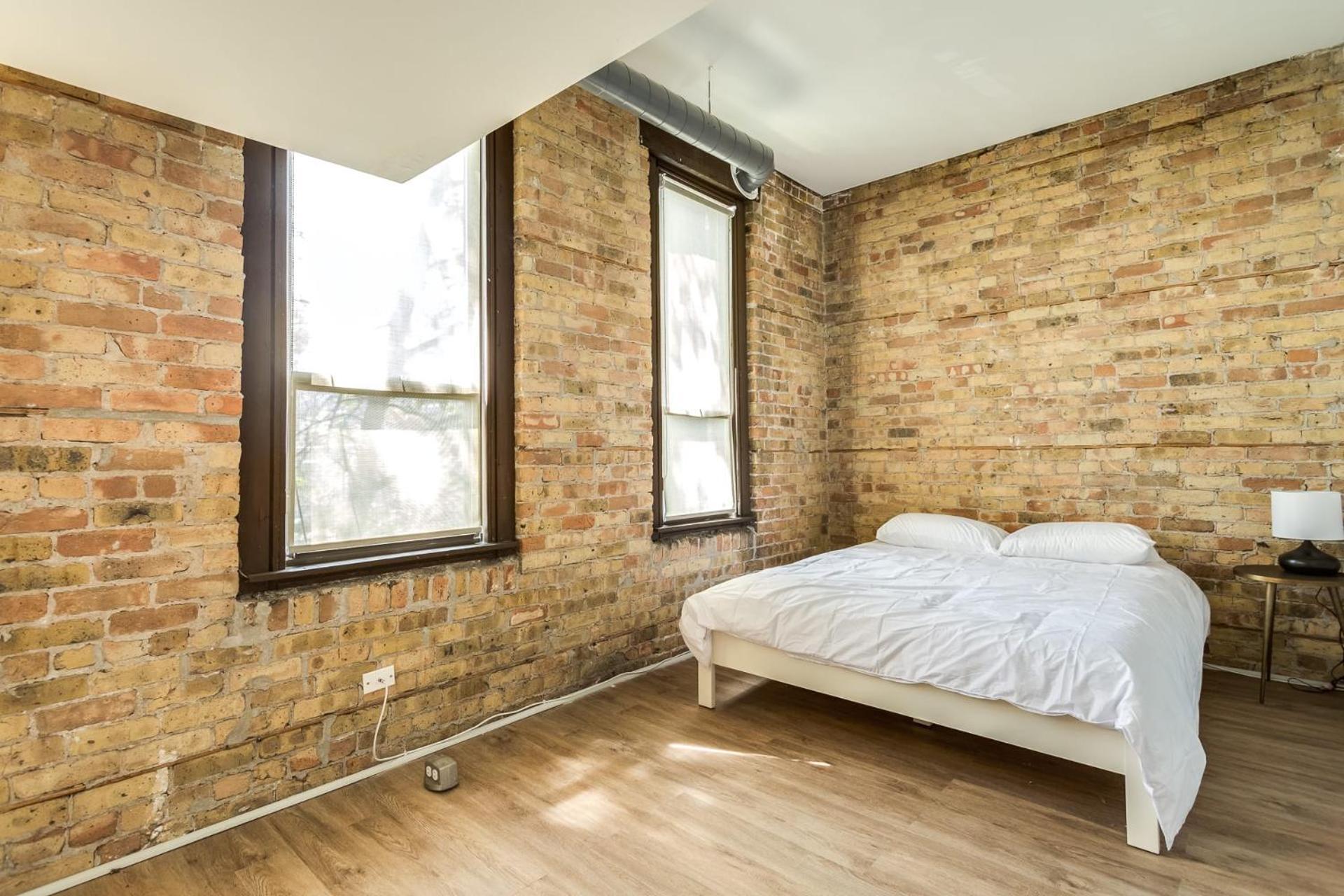 Beautifully Remodeled Second Floor Flat In River North - 2n Apartment Chicago
