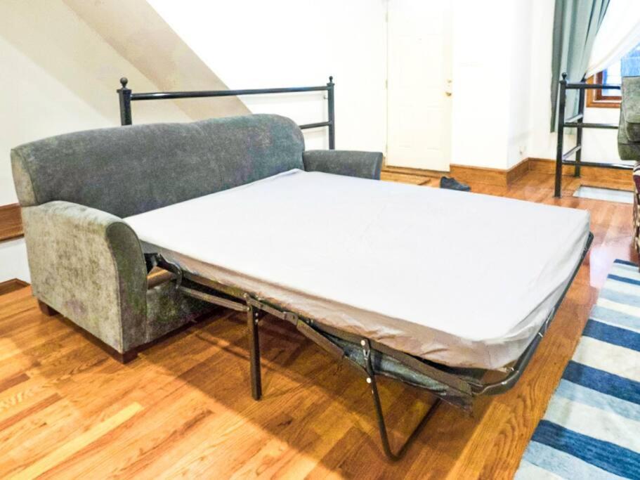 Apartment Spacious & Stylish At The Heart Of Wicker Park Chicago