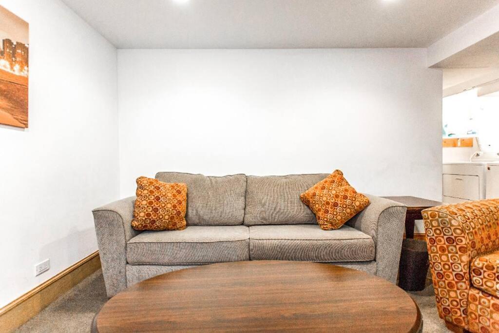 Spacious & Stylish At The Heart Of Wicker Park * Chicago