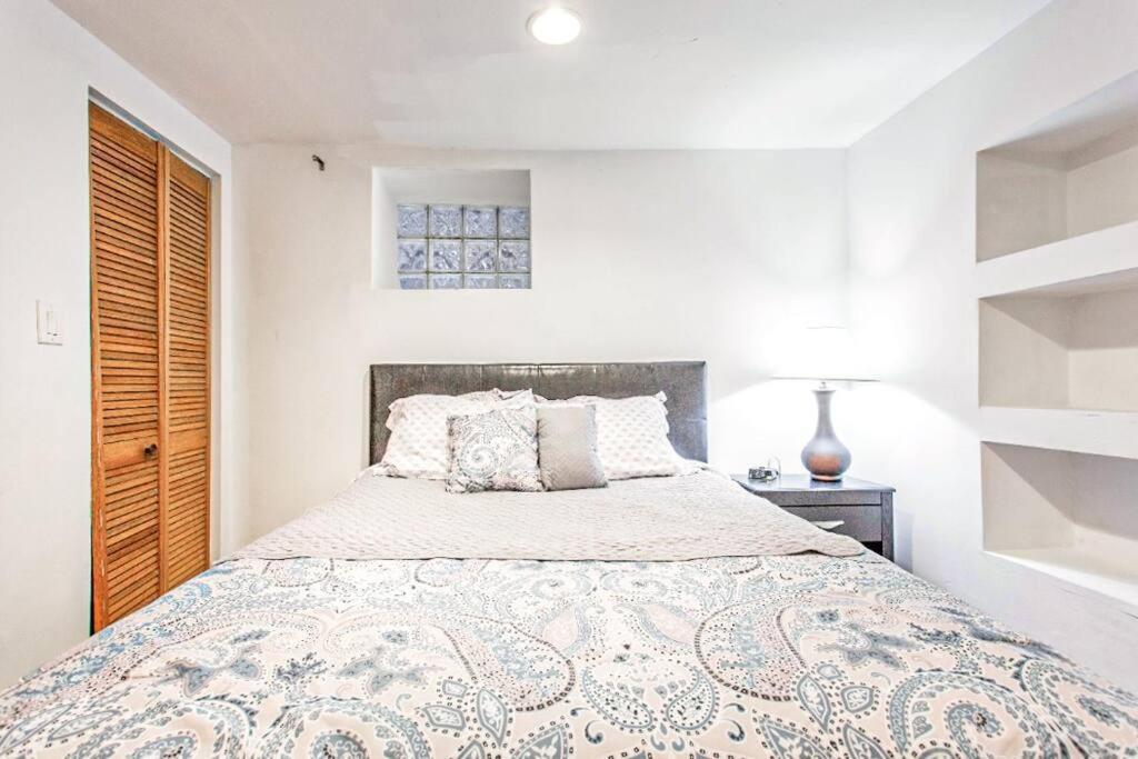 Spacious & Stylish At The Heart Of Wicker Park Apartment *