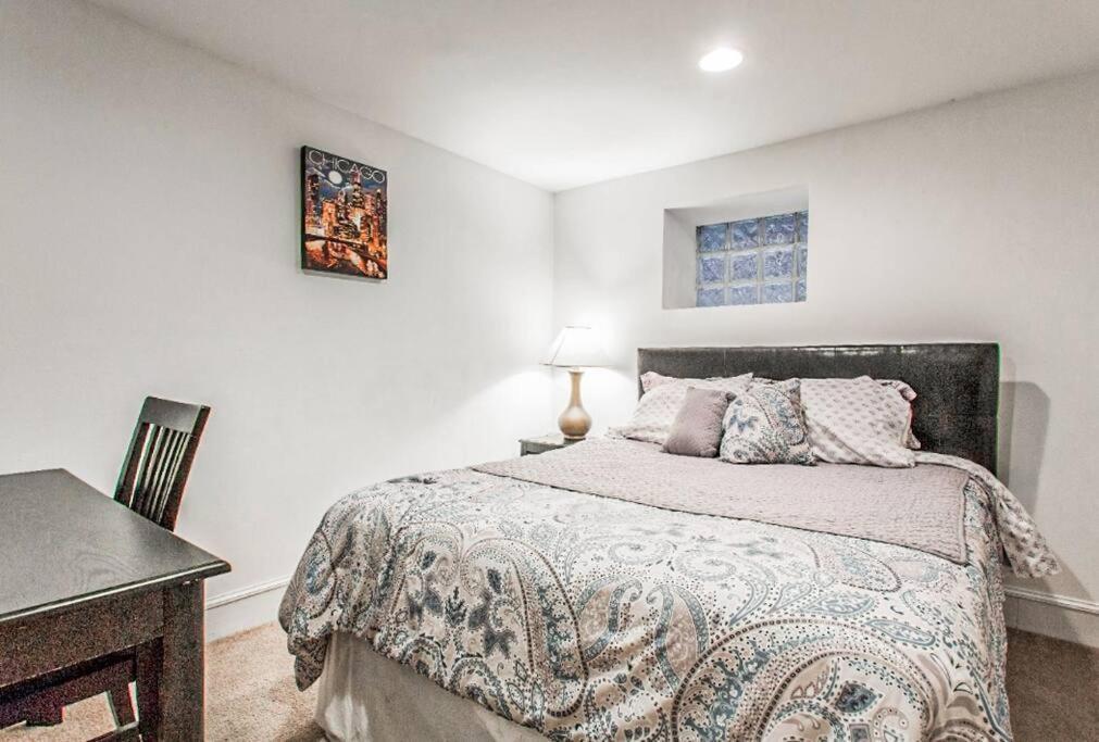 Spacious & Stylish At The Heart Of Wicker Park *