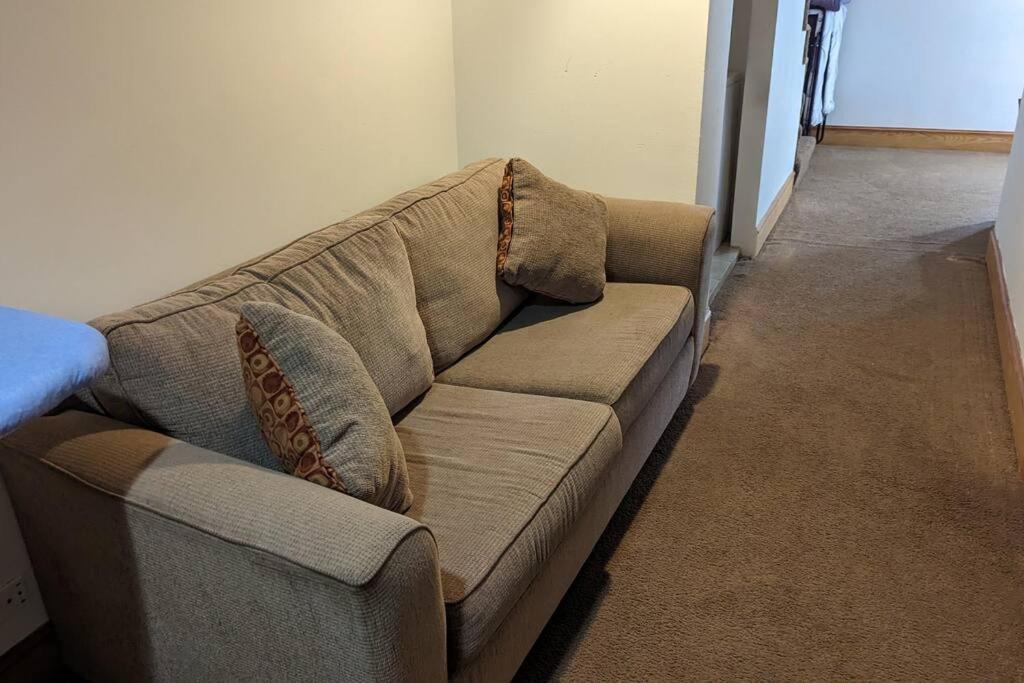 Spacious & Stylish At The Heart Of Wicker Park Apartment