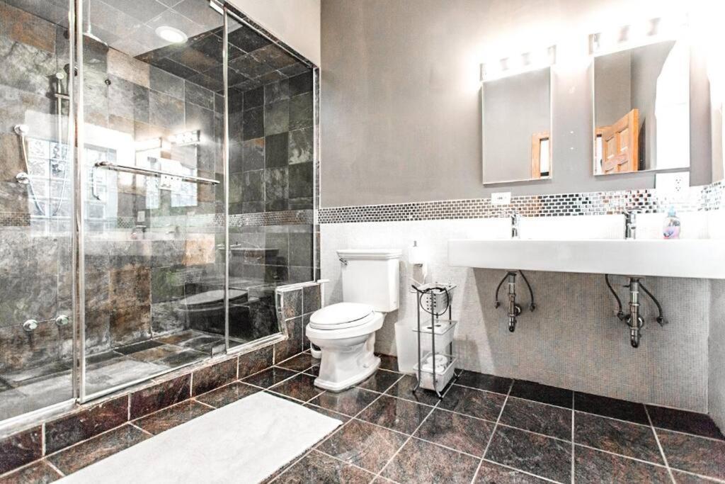 Spacious & Stylish At The Heart Of Wicker Park Apartment Chicago