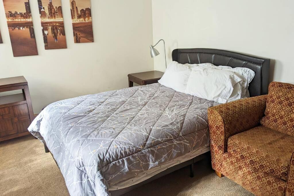 Spacious & Stylish At The Heart Of Wicker Park *