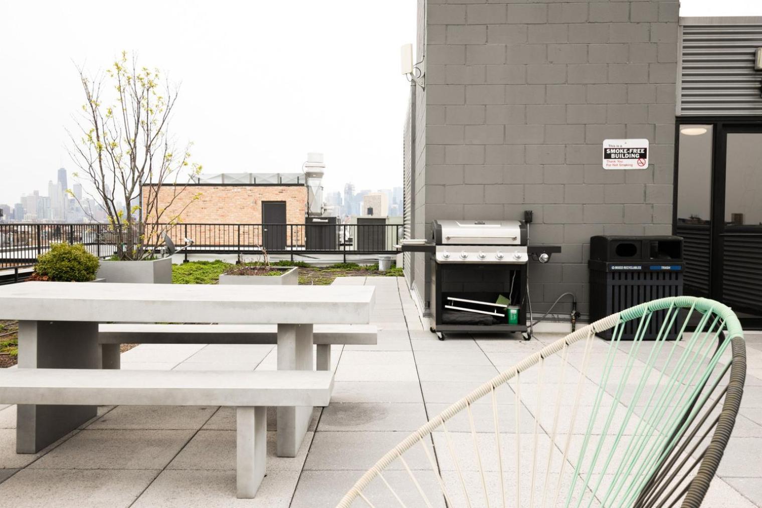 Bucktown 1br W Roof Bbq 1 Block To Blue Line Chi-662 *