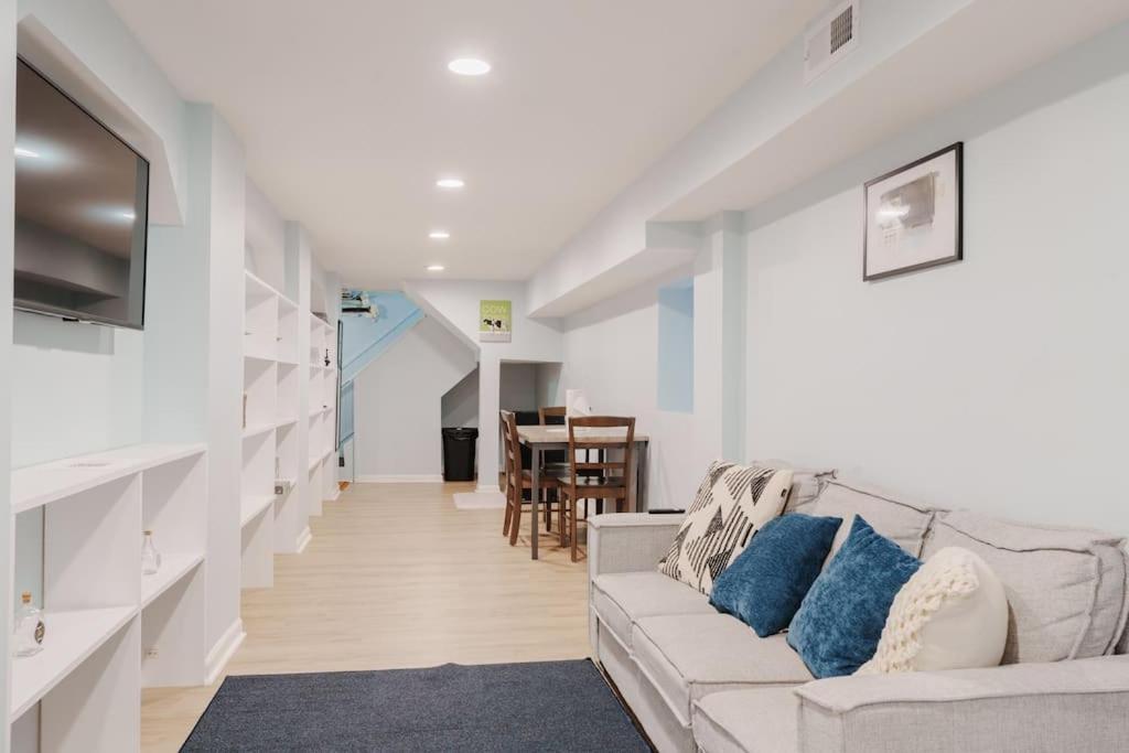 Prime Location In Lakeview Near Wrigleyville Chicago