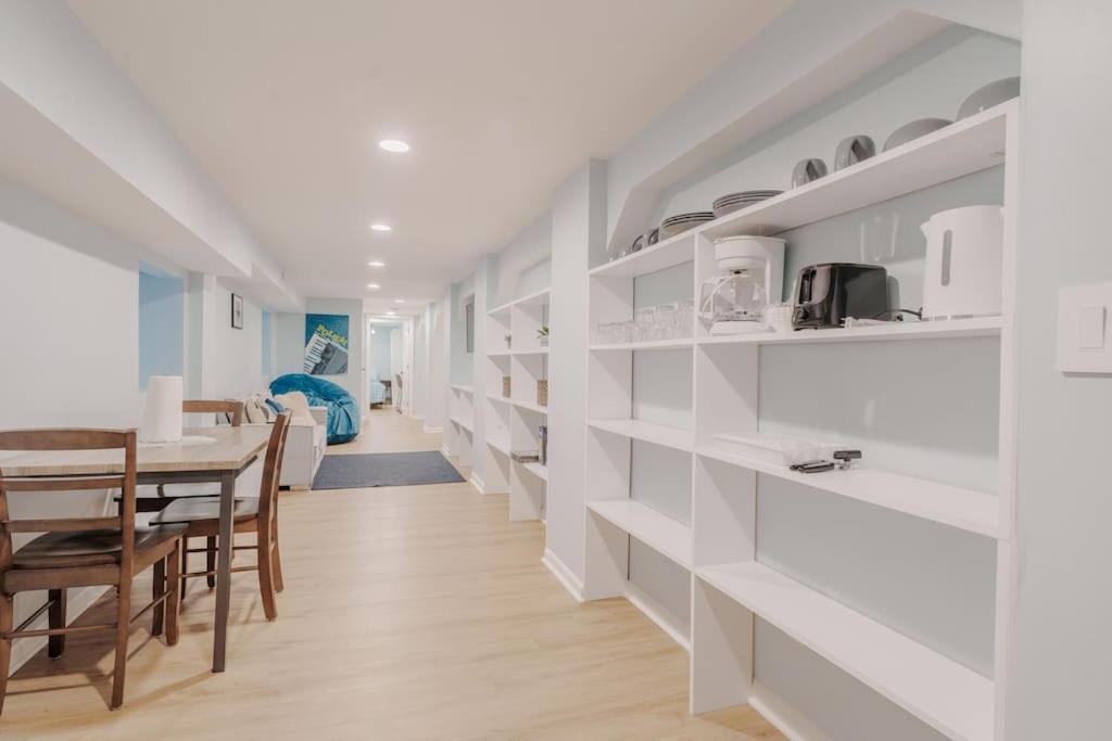 Prime Location In Lakeview Near Wrigleyville Apartment