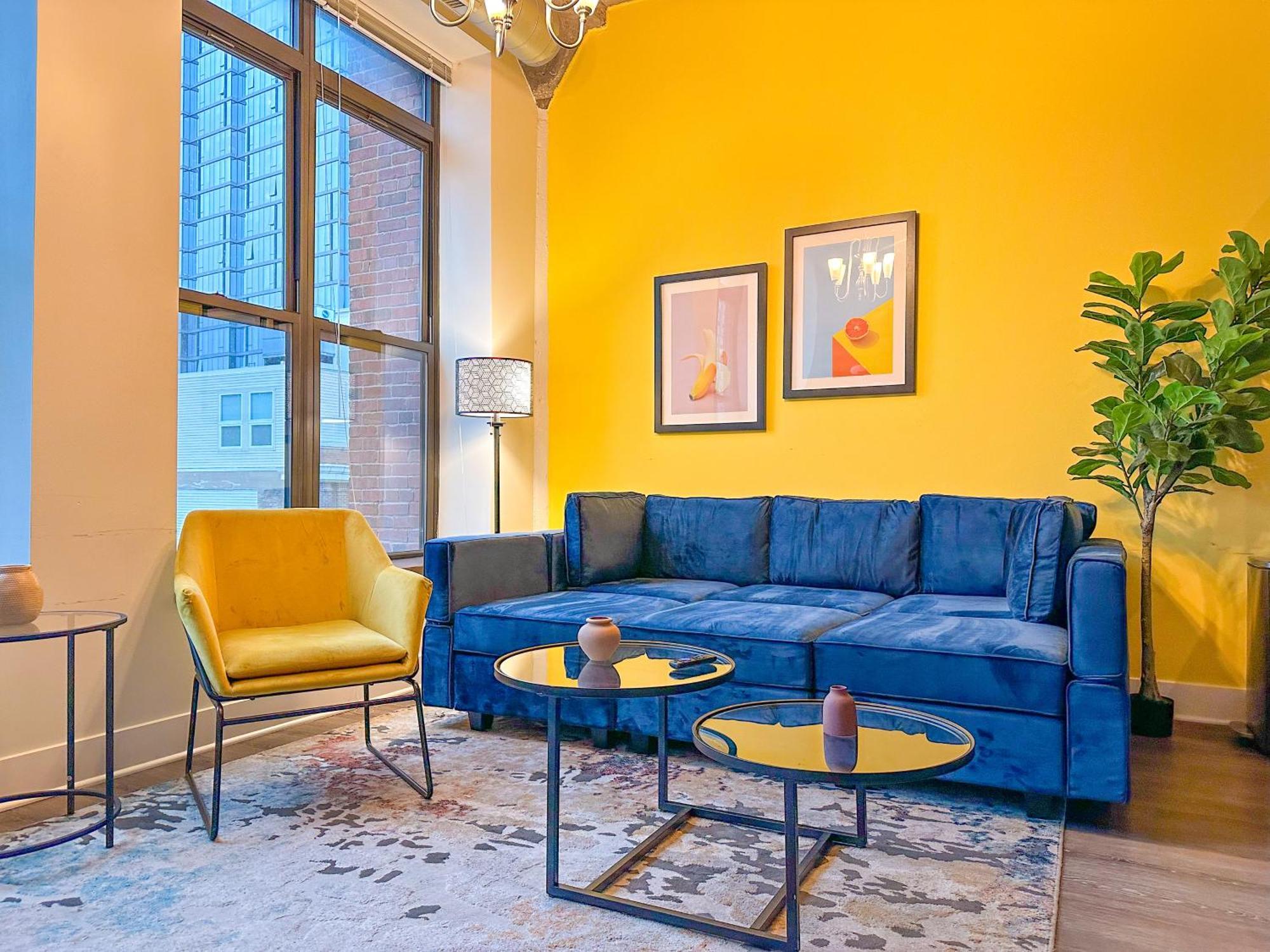 Apartment Mccormick 2br-2ba Family Unit For Up To 8 Guests With Optional Parking & Gym Access *