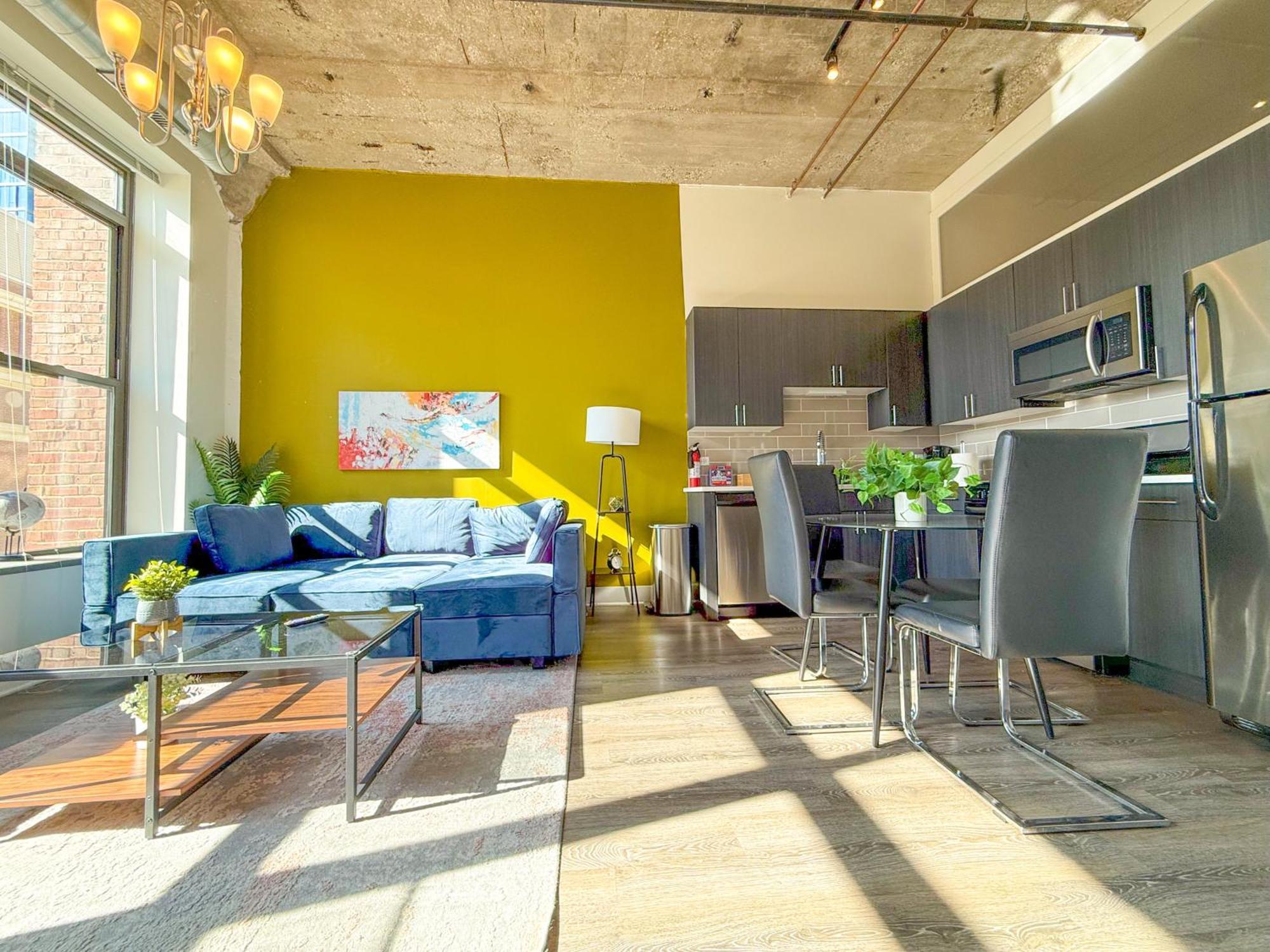 Mccormick Place 2b-2b With Optional Parking And Gym For Up To 8 Guests Apartment