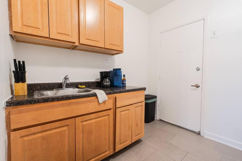 Hyde Park Chic 1br Prime Location Near Uchicago Apartment *