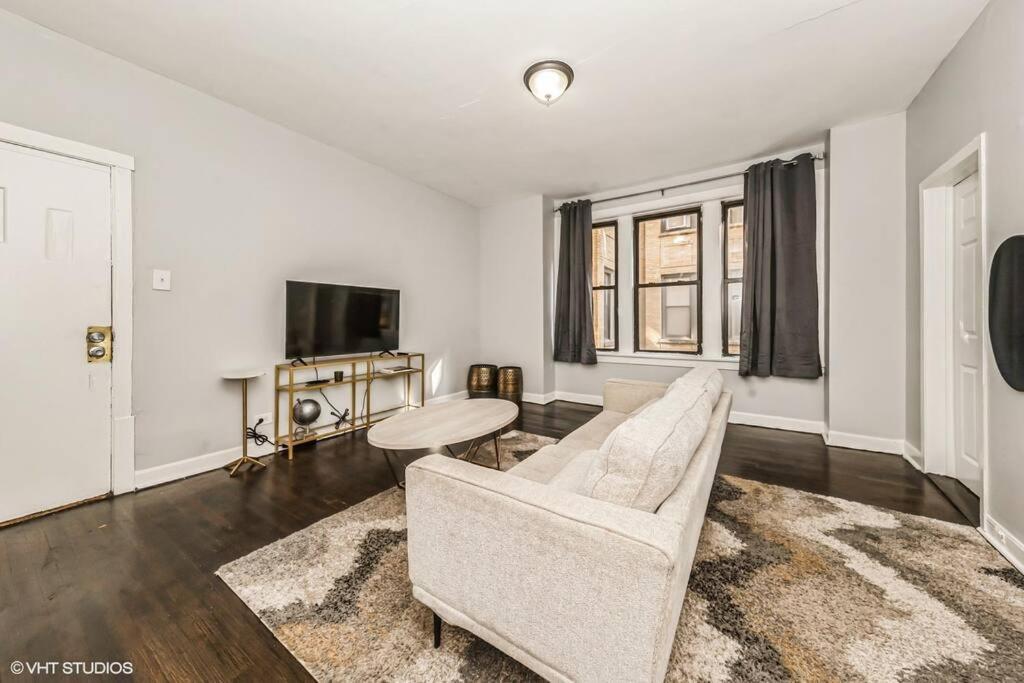 2 Bedroom Near Downtown And The Lakefront * Chicago