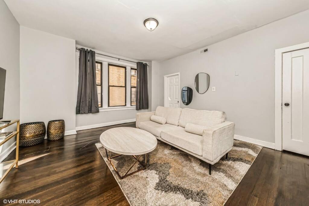 2 Bedroom Near Downtown And The Lakefront