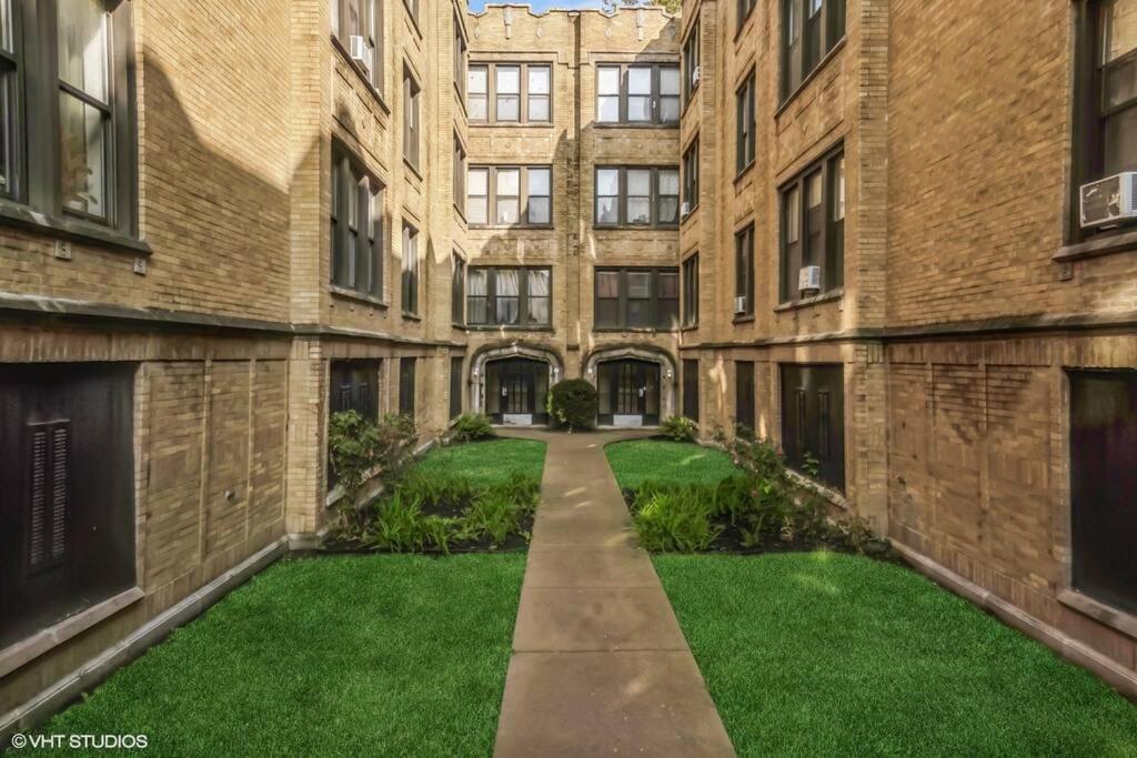 2 Bedroom Near Downtown And The Lakefront Apartment *
