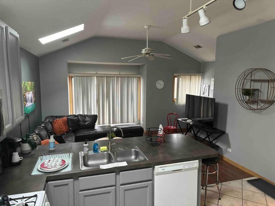 Apartment 3br 2ba Near Rush Hospital