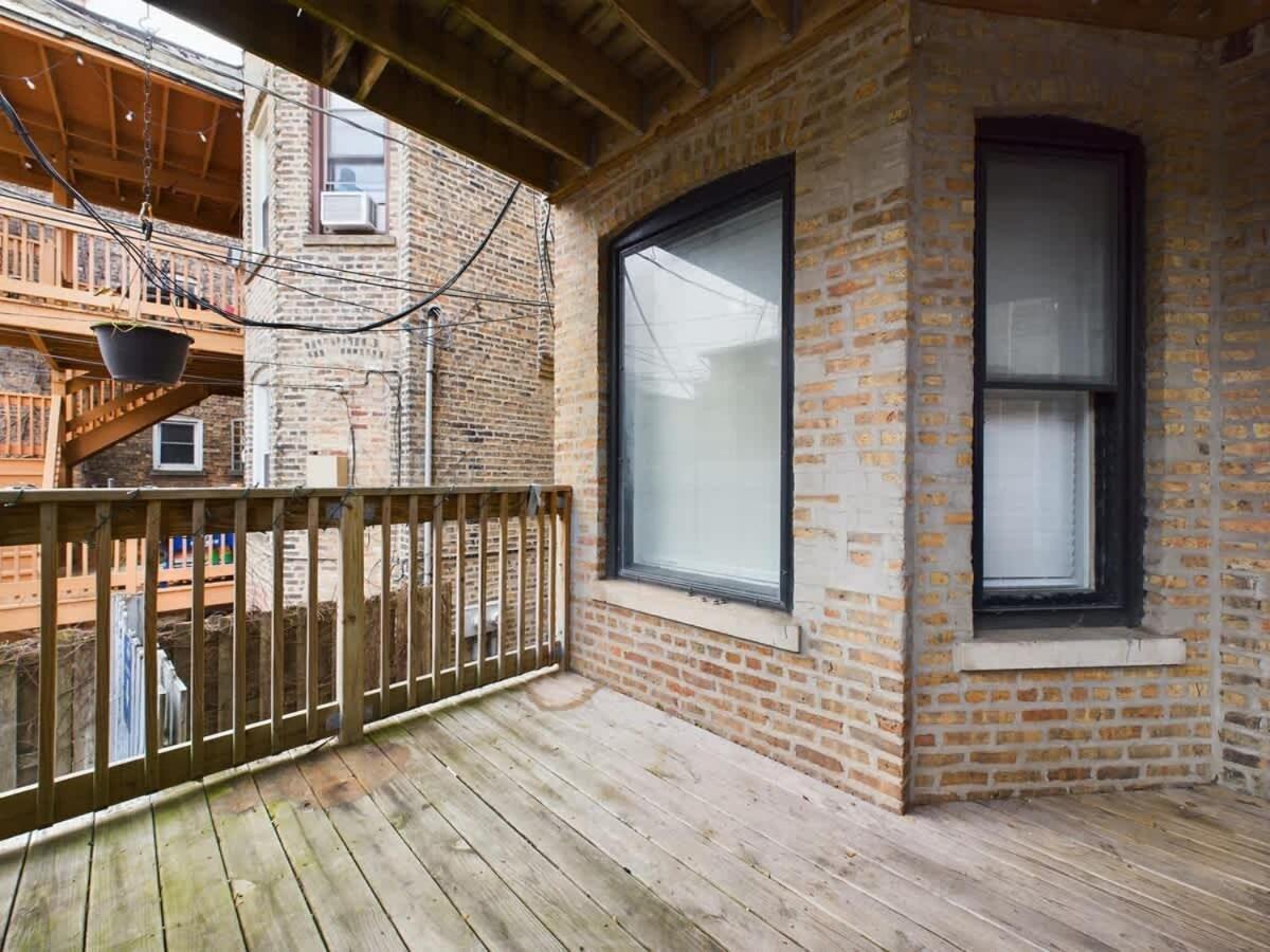 Cubs Clubhouse Retreat Apartment Chicago
