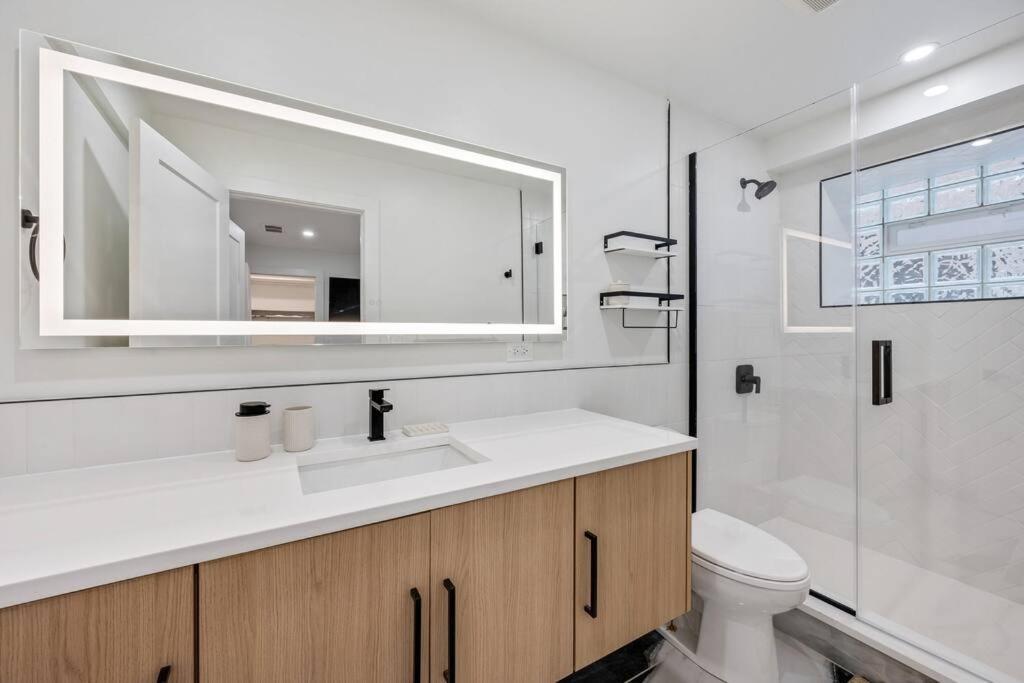 Apartment Logan Square Luxury Villa, 3 Beds, 3 Baths *