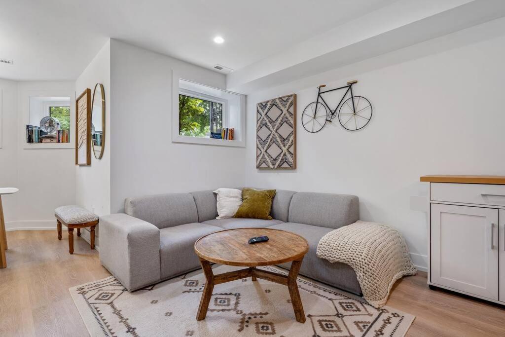 Logan Square Luxury Villa, 3 Beds, 3 Baths Chicago