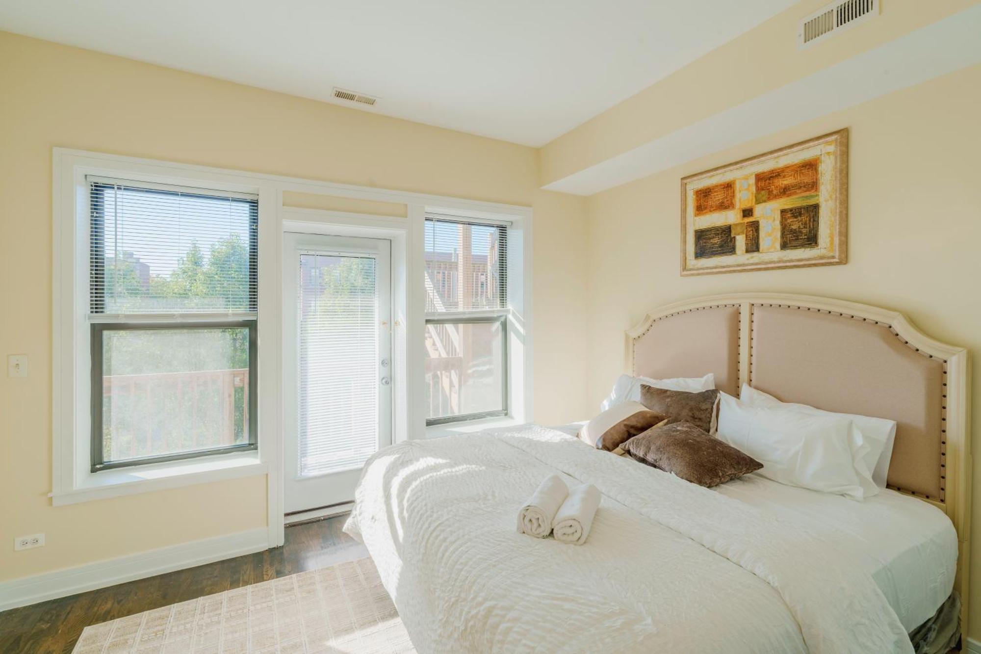 Apartment Chic & Elegant 4br Retreat Near Uchi With Laundry
