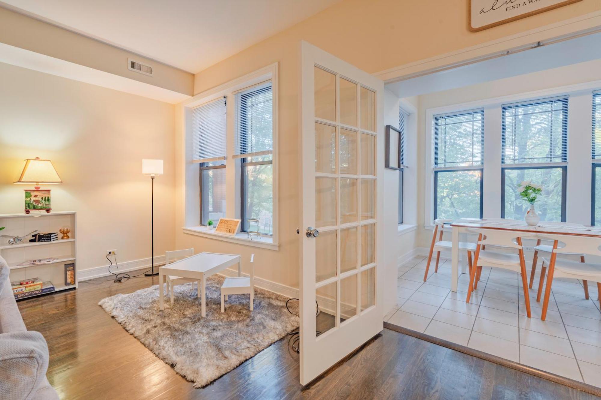 Chic & Elegant 4br Retreat Near Uchi With Laundry *