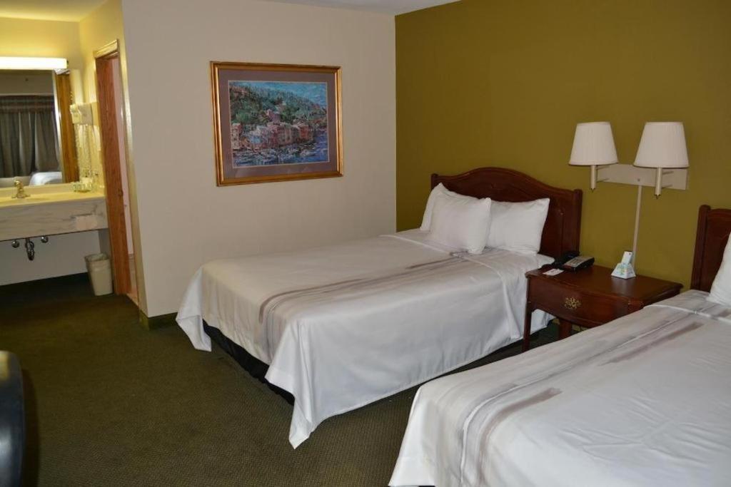 Hotel Shore Chicago