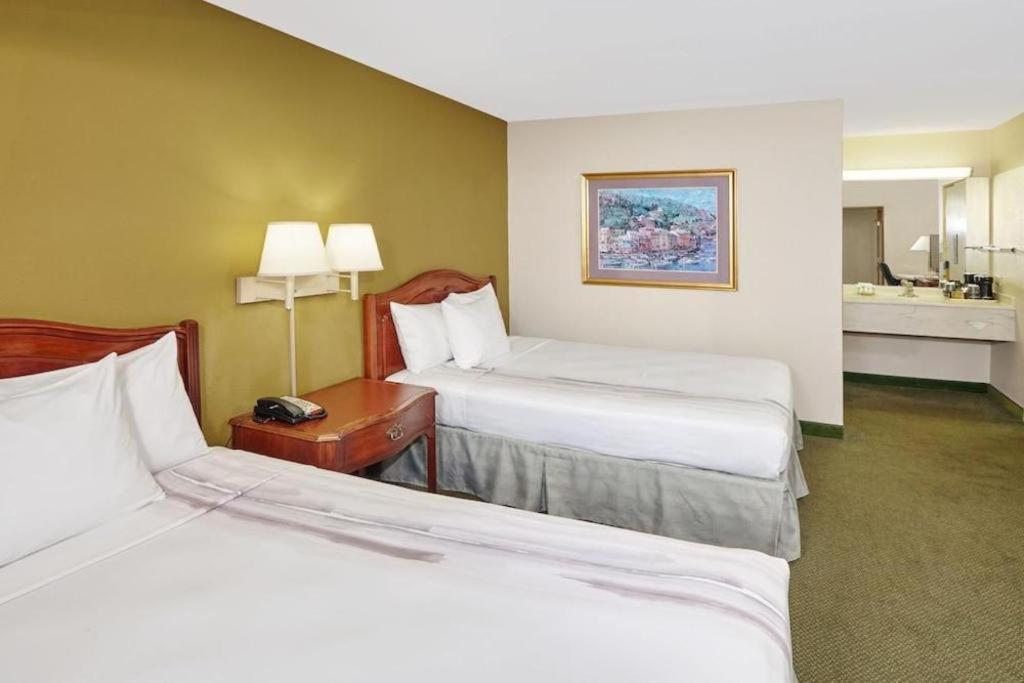 Shore Hotel