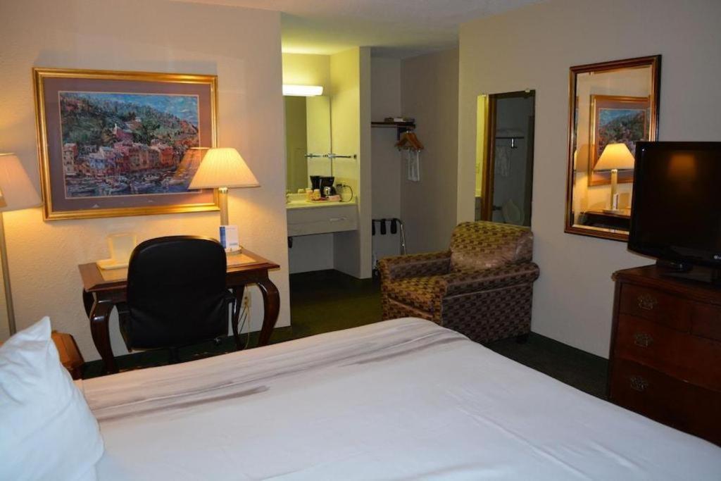 Shore Hotel Chicago