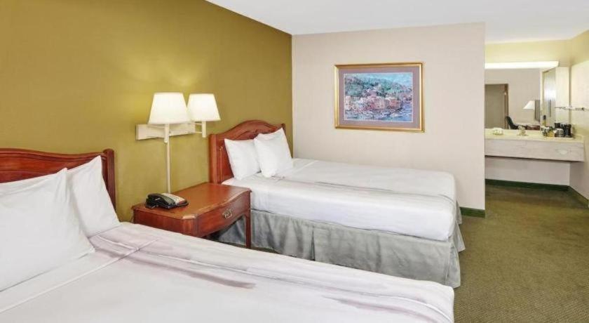 Shore Hotel 3*