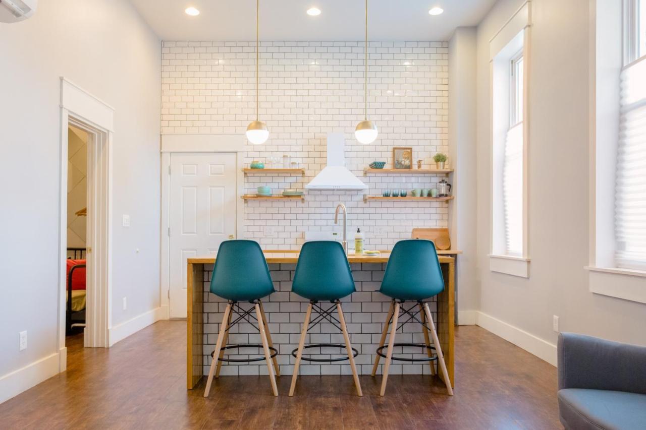 Charming Near Downtown Apartment *