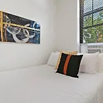 2-Bedroom Cozy Apt In Prime Location - Clark 2