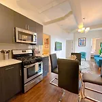 Mccormick Place 420 Friendly 3Br Family Unit For Up To 8 Guests With Optional Parking