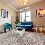 Mccormick Place 420 Friendly 3Br Family Unit For Up To 8 Guests With Optional Parking