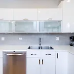 Cozy Beautiful Downtown Unit Chi In Prime River North Location Near Mag Mile - 2