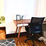Luxury 2 Bed 2 Bath In Chicago With Free Parking