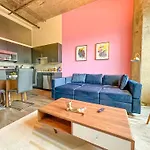 Mccormick Place Modern Loft With An Amazing City Skyline View And Optional Parking For 8 Guests