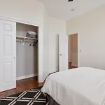 Apartment Near Downtown & Uchicago Condo