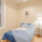 Stylish 3Br Apt Near Wrigley Field & Lincoln Park
