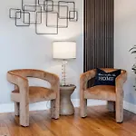 2 Bedroom Home Near West Loop With Parking