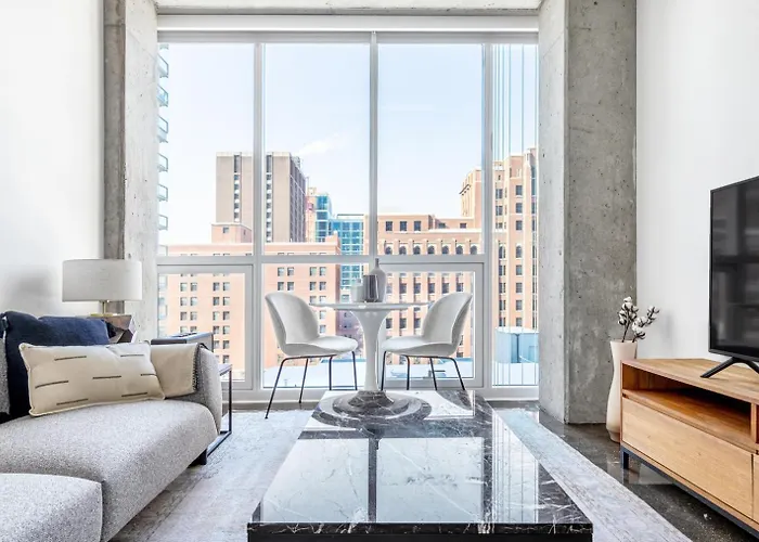 River N 1Br W Gym Pool Nr L Stop Beach Chi-359