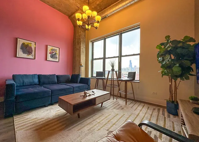 Mccormick Place Modern Loft With An Amazing City Skyline View And Optional Parking For 8 Guests