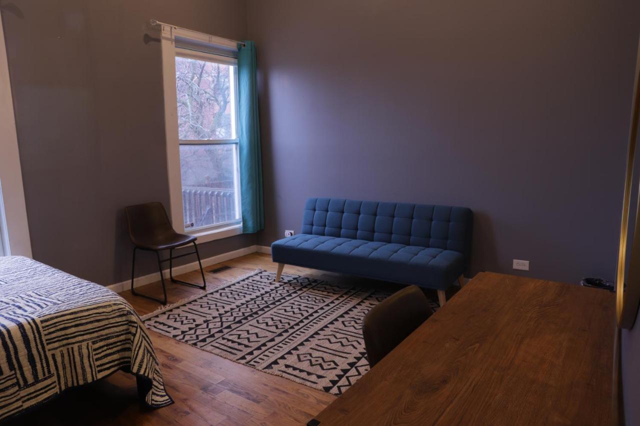 Guest house Langley Chicago