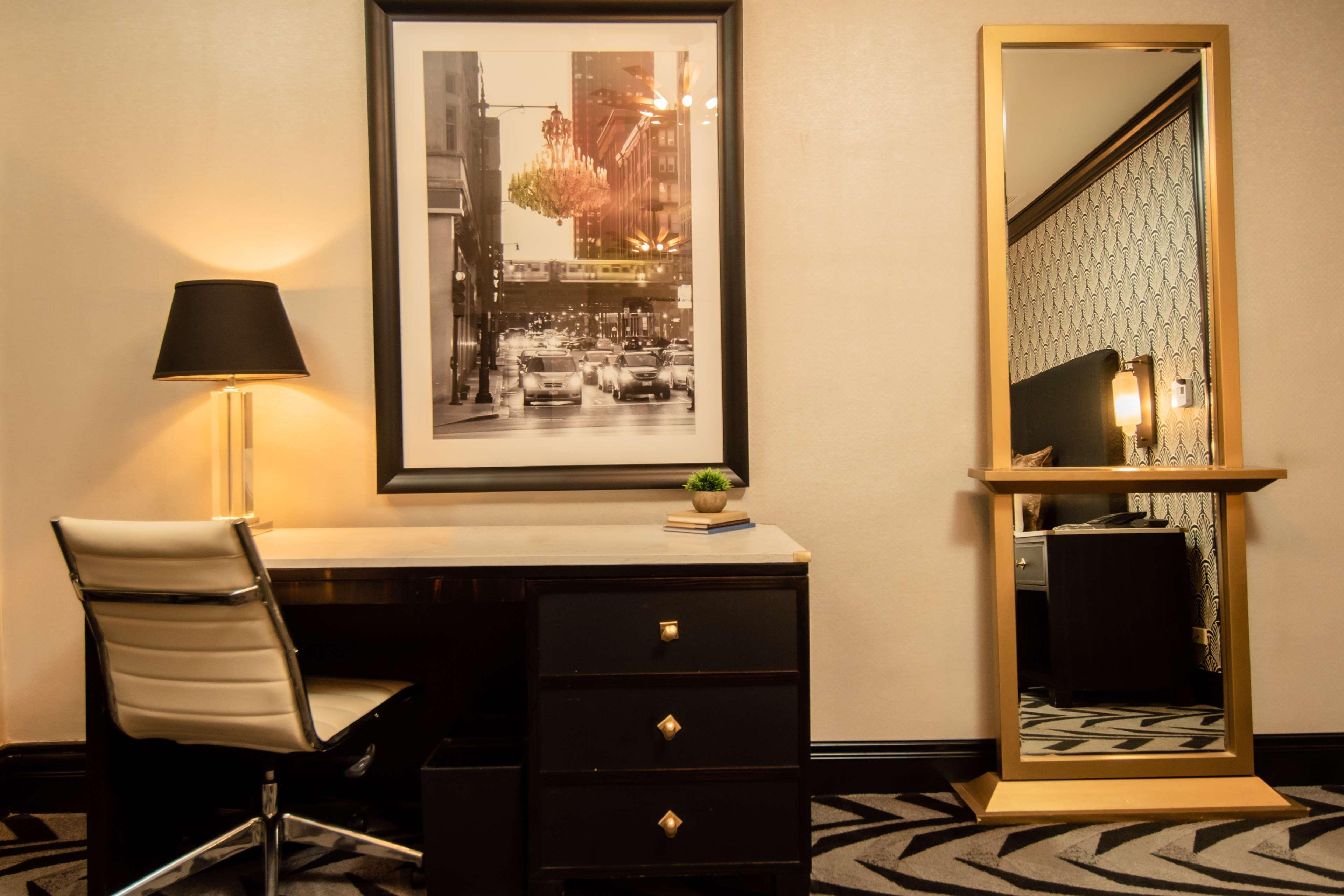 Hotel The Allegro Royal Sonesta Loop 4*