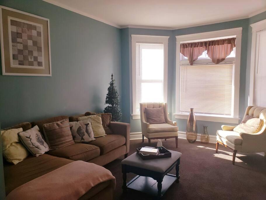 Large Four Bedroom Freshly Remodeled